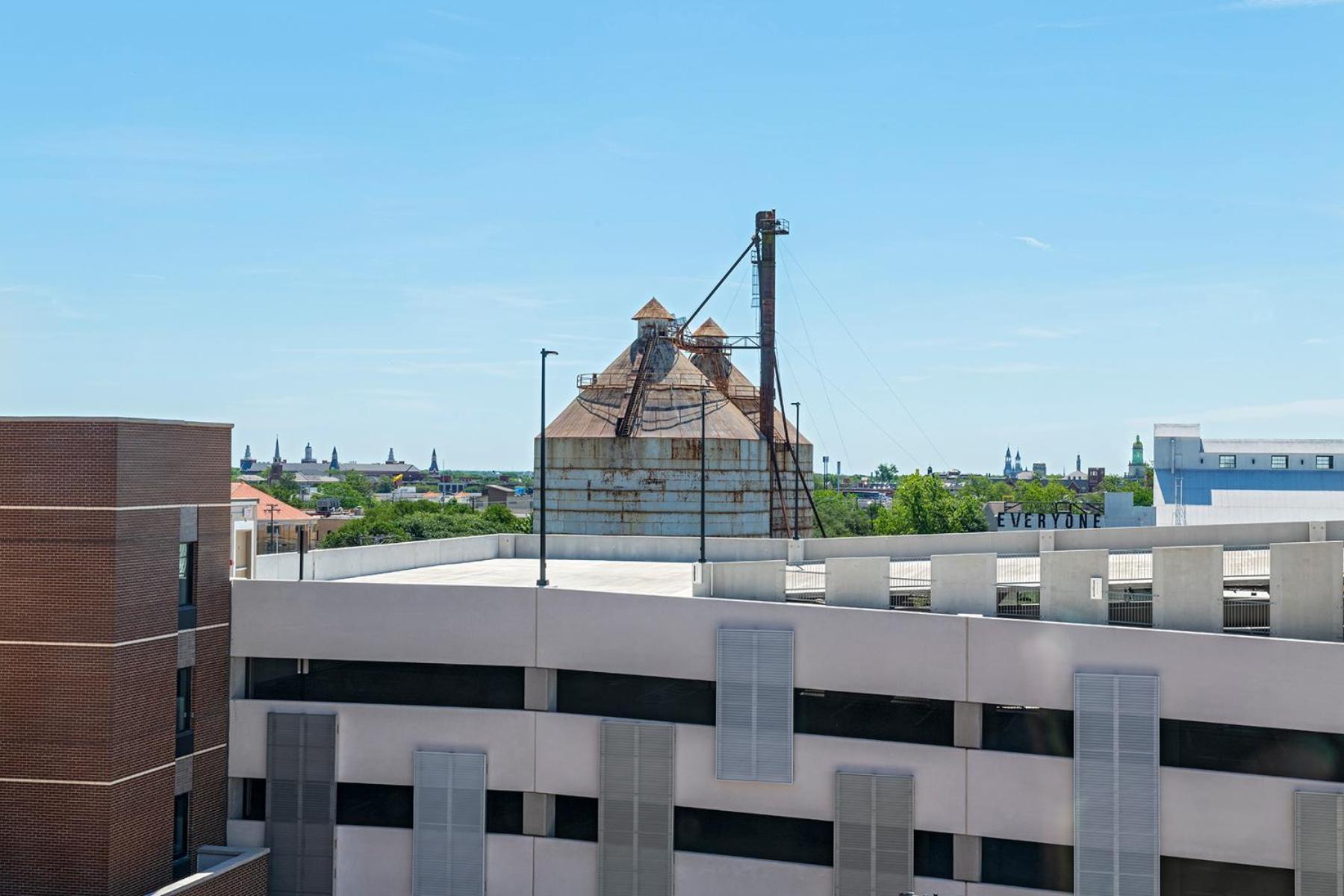 Ac Hotel By Marriott Waco Downtown Bagian luar foto