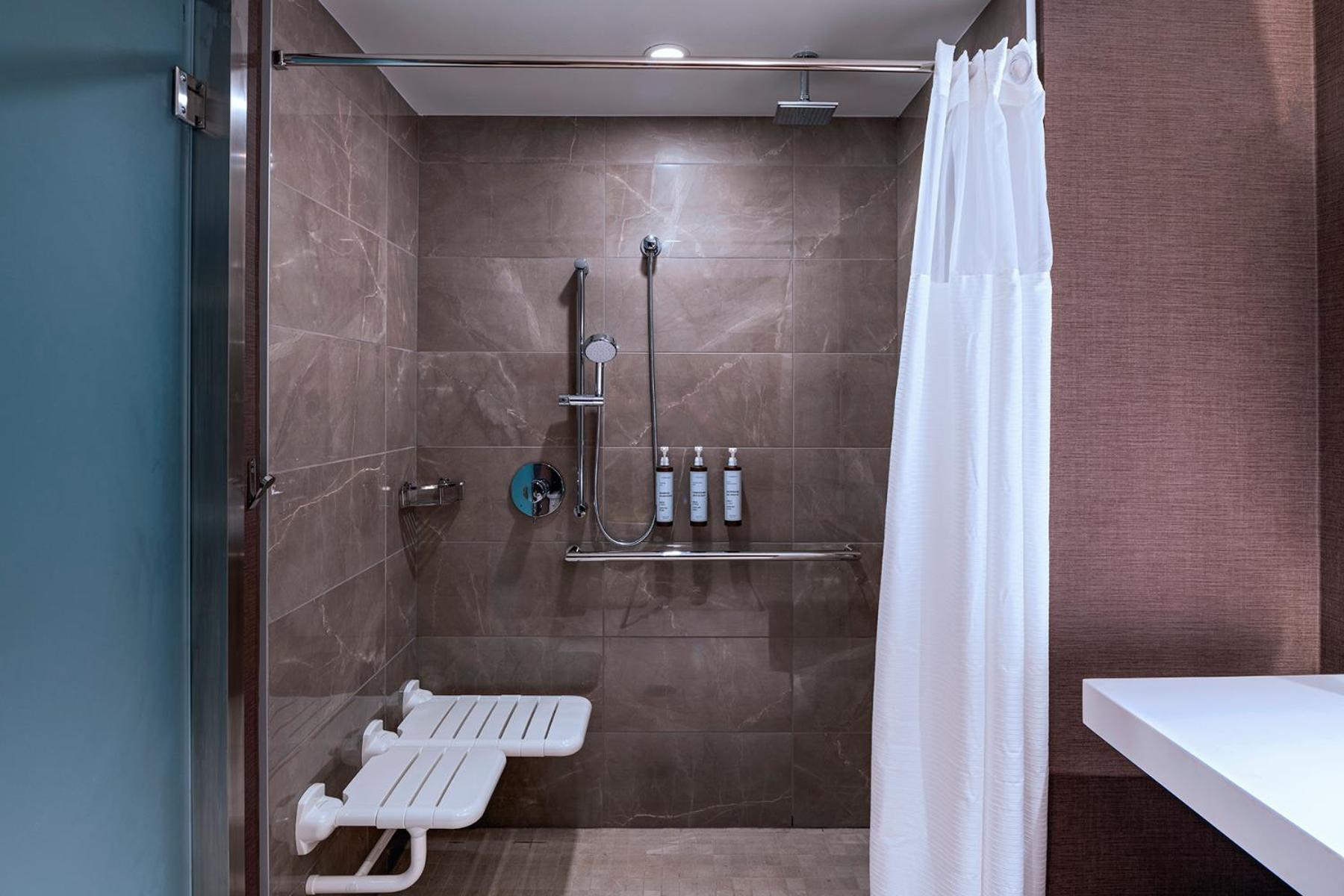 Ac Hotel By Marriott Waco Downtown Bagian luar foto