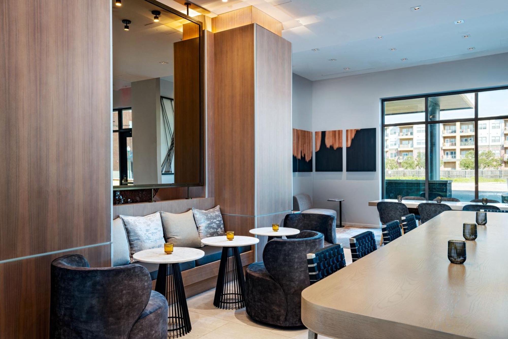 Ac Hotel By Marriott Waco Downtown Bagian luar foto