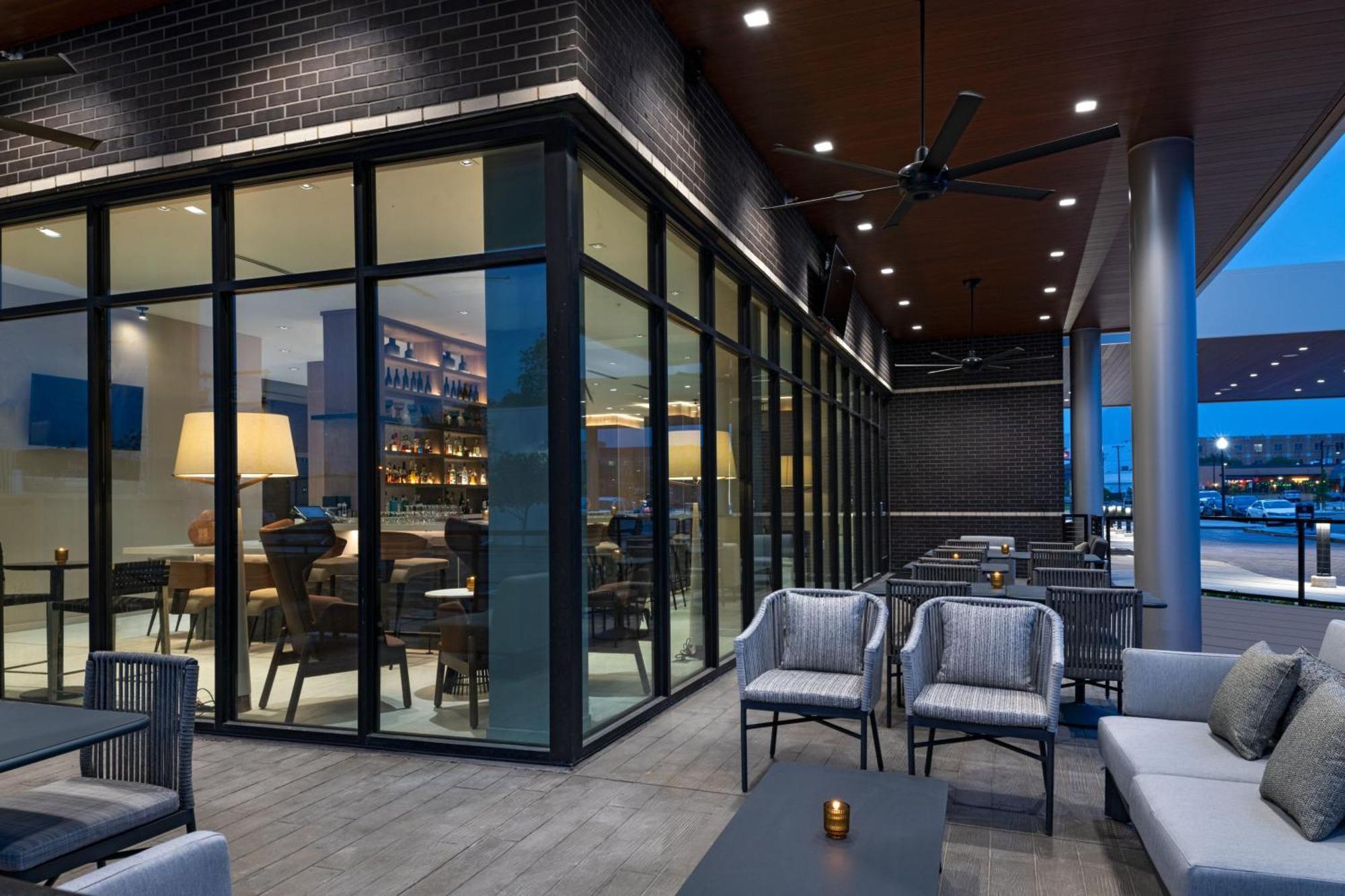 Ac Hotel By Marriott Waco Downtown Bagian luar foto